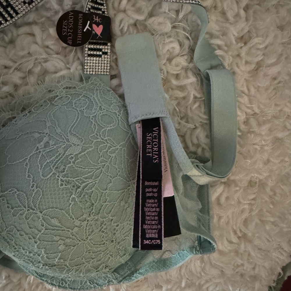 Bombshell bling - Picture 2 of 2